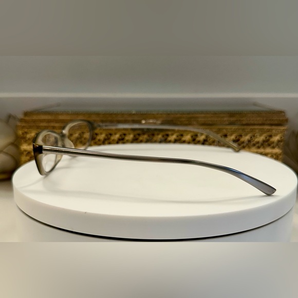 DKNY - Cat-Eye Tortoiseshell-Patterned Rx Eyeglass Frames - Silver Arms - EUC - Picture 8 of 17